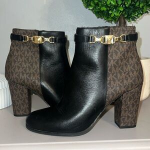 MK Black/ Brown heeled ankle boots
